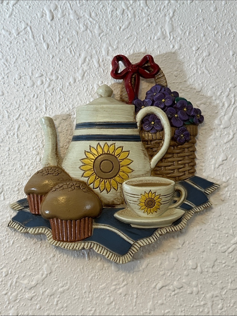 Vintage-Style Sunflower Teapot Wall Plaque - Cream and Yellow